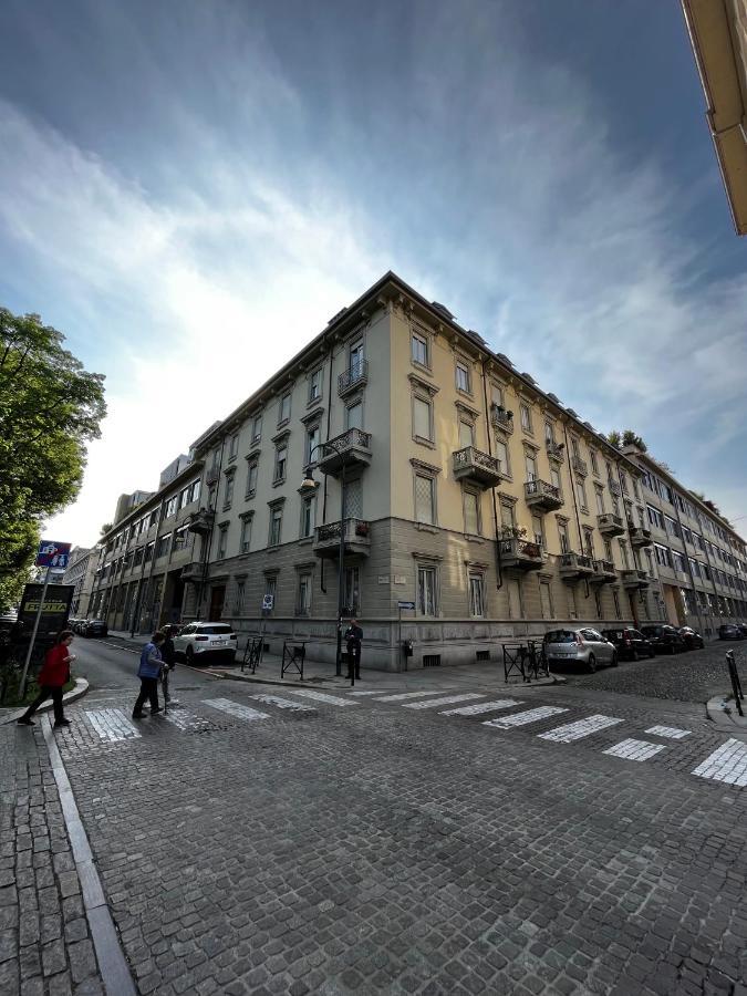 Elegante E Accogliente Appartamento A Torino Bagian luar foto